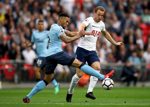 他不僅通過 他不僅通過