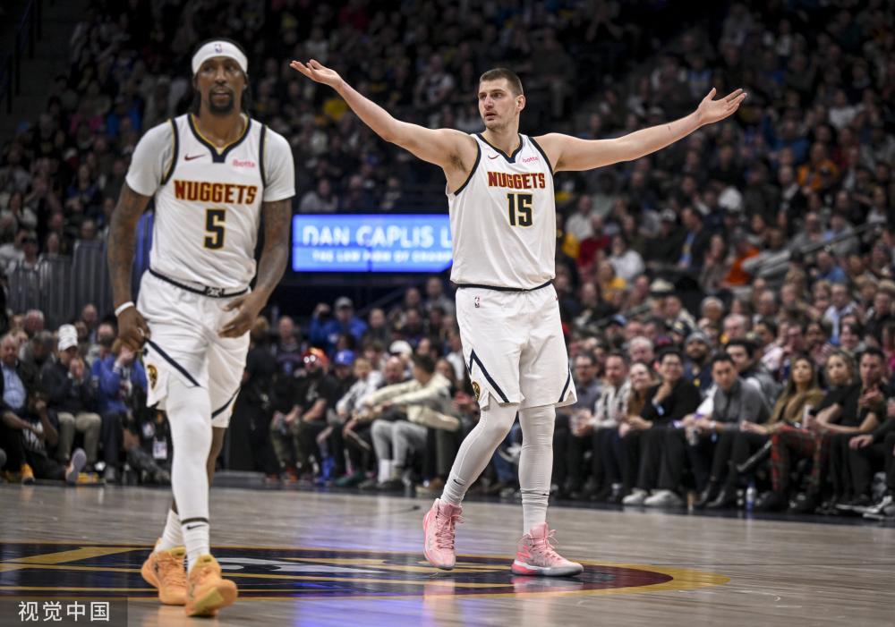 阿诺德的任 阿诺德的任